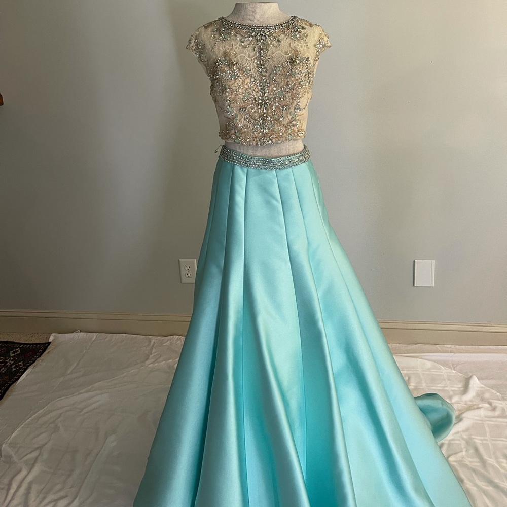 Prom/evening gown